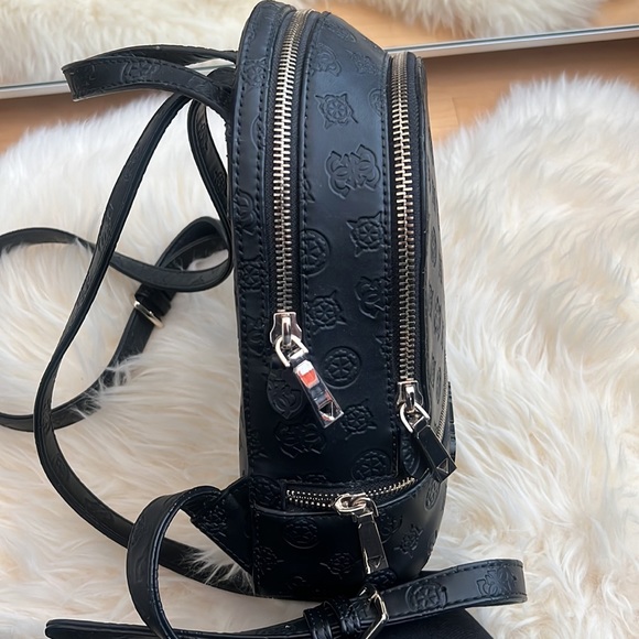 Guess backpack - Picture 7 of 10